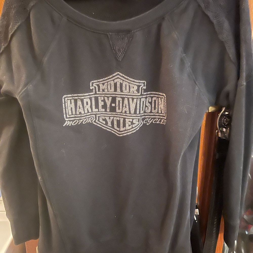 Harley sweatshirt.